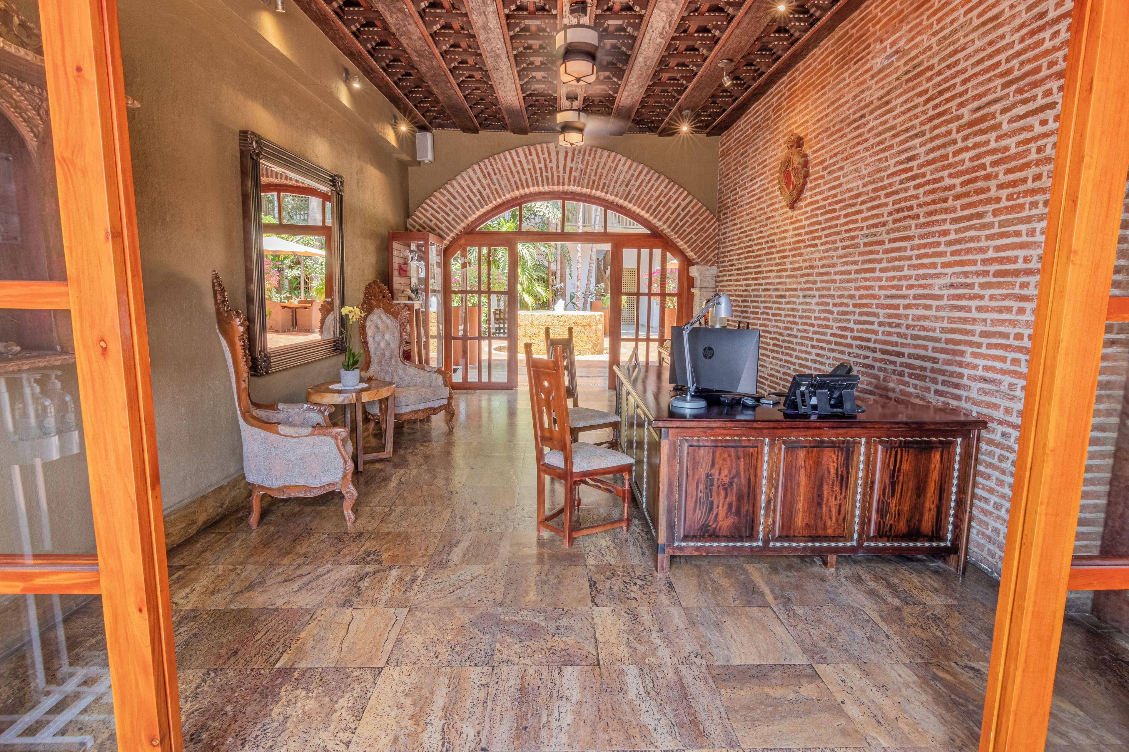 Hotel Ghl Armería Real 4*