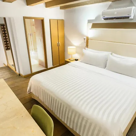 Hotel Ghl Armería Real